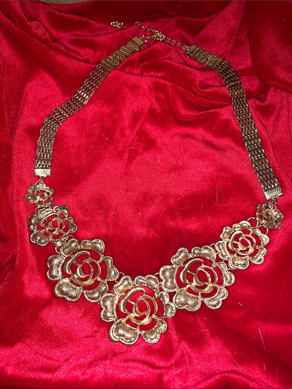 Gold tone Floral Rose Statement Necklace - Women Jewelry